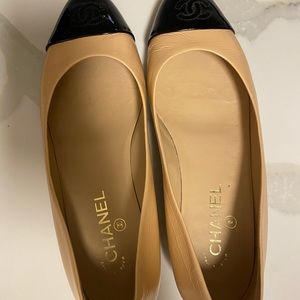 Chanel flats beige with black toe